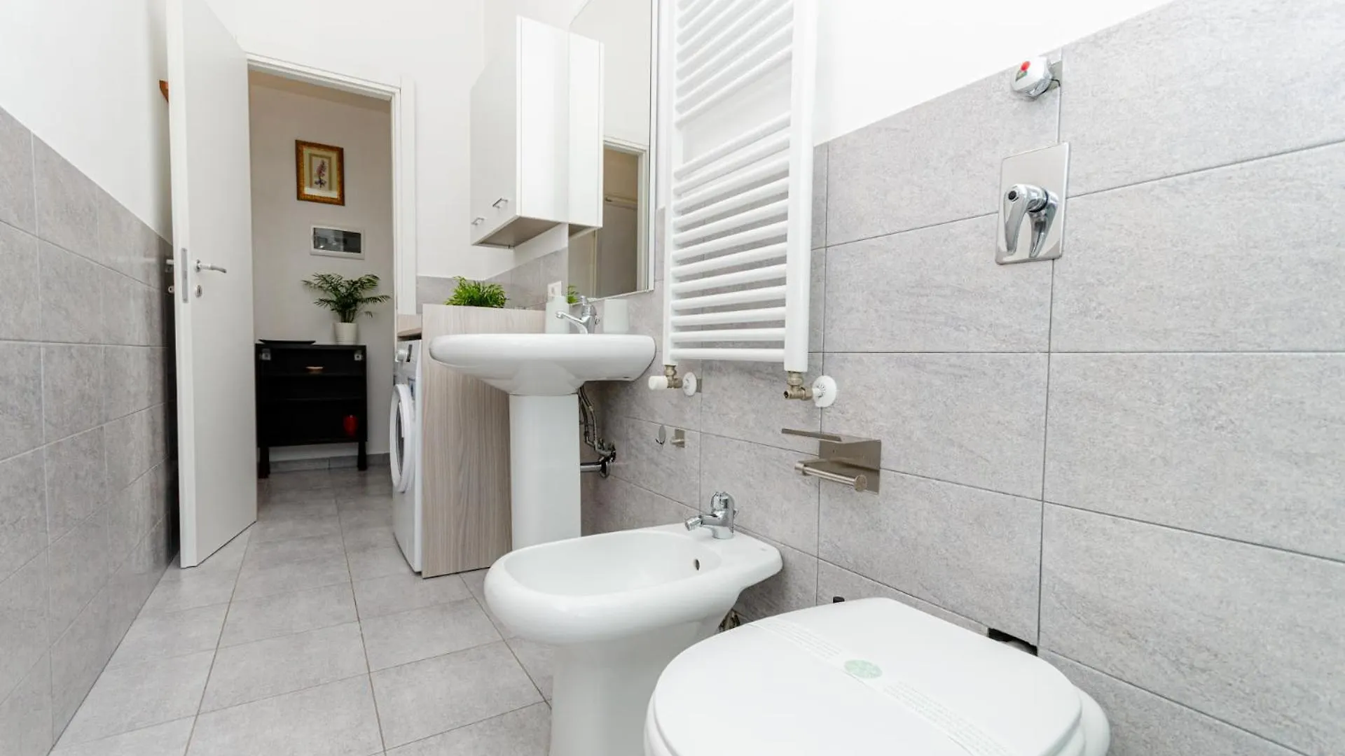 Vivimihome - Crespi House A 3 Minuti Dalla Metro ميلان إيطاليا